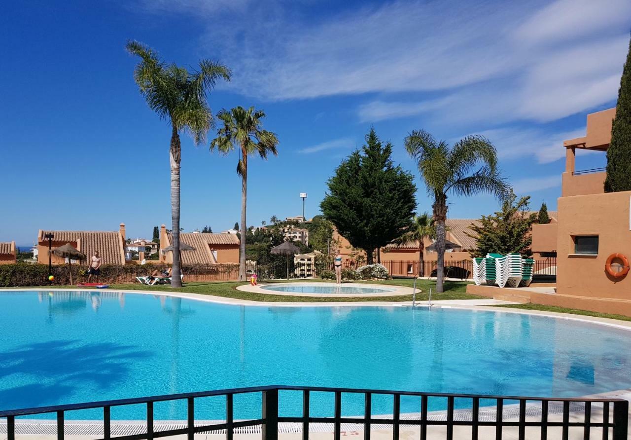 Ample Luxury Apart Fancy Marbella Golf & Padel Exterior photo