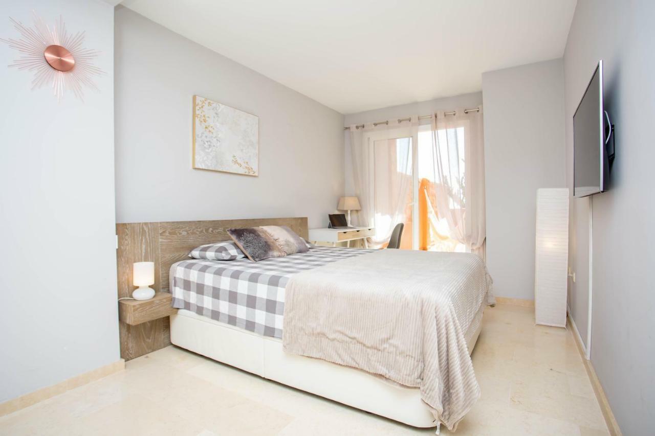 Ample Luxury Apart Fancy Marbella Golf & Padel Exterior photo