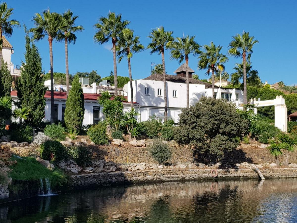 Ample Luxury Apart Fancy Marbella Golf & Padel Exterior photo